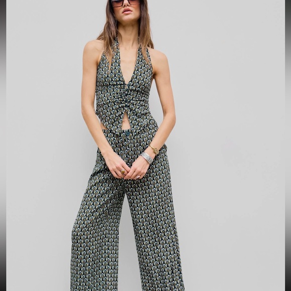 Halter b neck retro geometric flower top - Picture 2 of 6